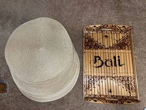 lot 49 image: Set of 7 Woven Placemats with Decorative Bali Bamboo Tray