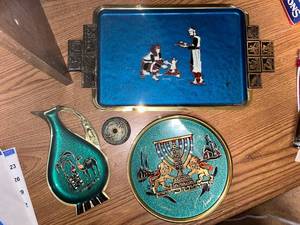 lot 58 image: Set of 4 Decorative Middle Eastern Wall Art and Trinket Items