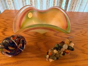 lot 111 image: Art Glass Collection with Murano Style Bowl, Fish Paperweight, and Gemstone Grapes