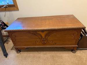 lot 194 image: Vintage Wooden Cedar Hope Chest with Carved Details