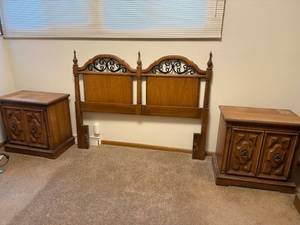 lot 62 image: Mid-Century Bedroom Set with Twin Headboard and 2 Nightstands