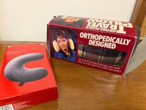 lot 72 image: Pair of Neck Travel Pillows - Fleece and Ortho-Fleece Orthopedic