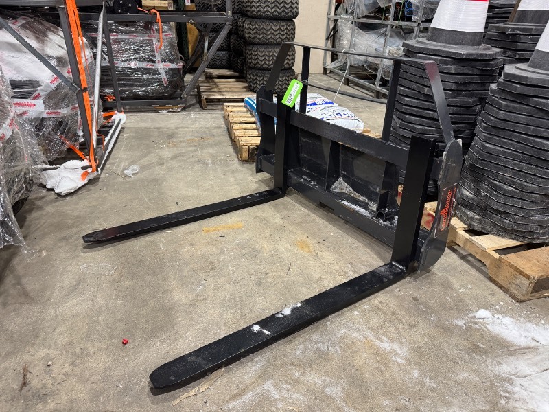 lot 5241 image: Landhonor Mini Skid Steer Pallet Fork Frame (MPF-11-2000G)