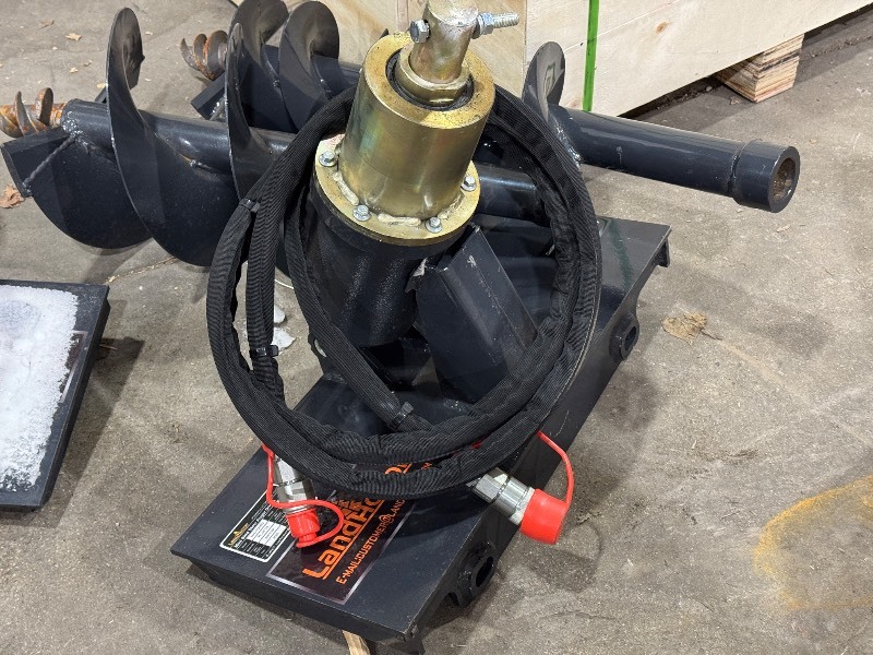 lot 5164 image: Landhonor Mini Skid Steer Auger Drive (MAD-73-05C)