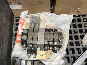 lot 10180 image: Hydraulic Valve Bank