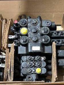 lot 10176 image: Hydraulic Valve Bank