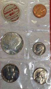 lot 53 image: 1968 and 1969 Denver Set of Kennedy Half Dollars  40% Silver in Nice Condition