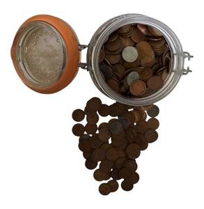 lot 79 image: Estate wheat pennies, various dates and mint marks, over 4 lbs without the jar. 600 pennies.