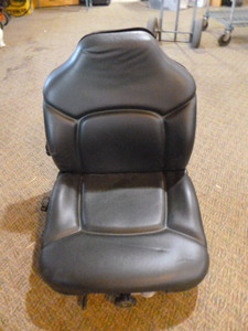 lot 14 image: Tractor Suspension Seat