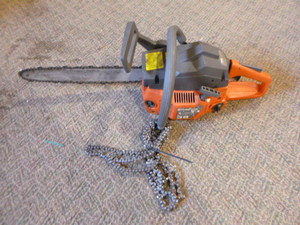 lot 21 image: Husqvarna 36 Chain Saw