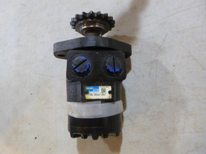 lot 37 image: Char-Lynn Hydraulic Motor