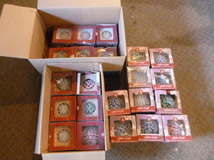 lot 93 image: 22 Enchanted Forest Globe Light Ornaments