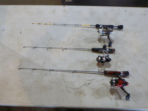 lot 120 image: 3 Ice Fishing Rods and Reels