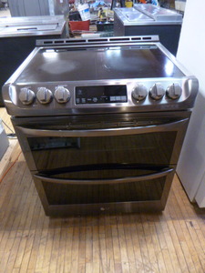 lot 130 image: LG Glass Top Stove with Double Oven