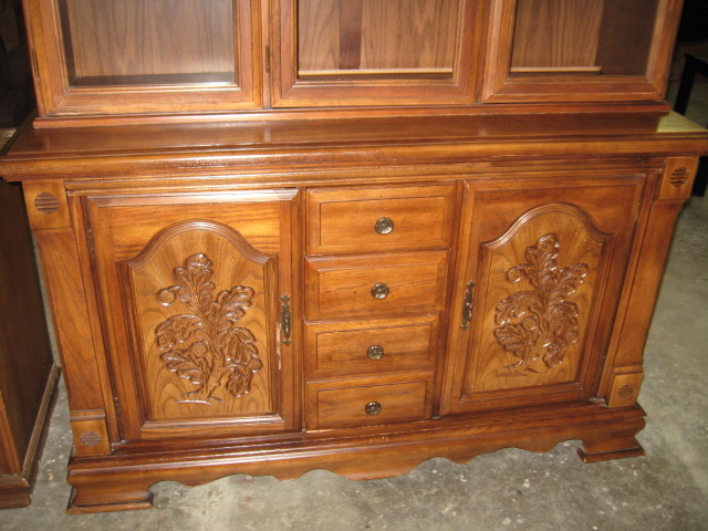 Bassett Furniture Lighted China Cabinet