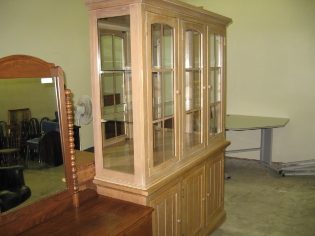Lighted 2 piece China Hutch