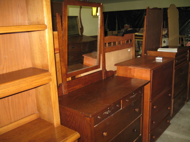 Antique 4 Drawer Dresser with Mirror