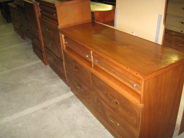 Matching Bed Room Dressers