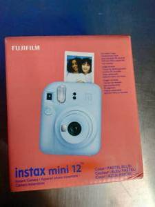 lot 7 image: Fujifilm Instax Mini 12 Camera