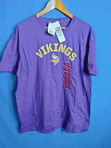 lot 2 image: Vikings T-Shirt - XL