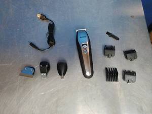 lot 35 image: Barbasol Mens All-In-One Grooming Kit