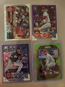 lot 183 image: 4 Topps Baseball Trading Cards