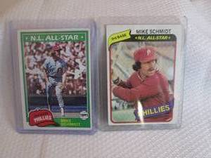lot 16 image: 1980 & 1981 Topps Mike Schmidt Card...