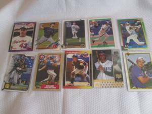 lot 20 image: Assorted Baseball Rookie Cards ...