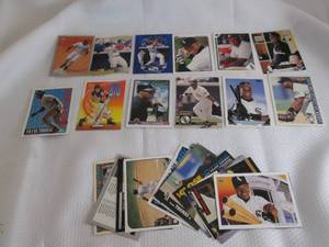 lot 70 image: Assorted Frank Thomas Cards...