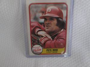 lot 139 image: 1981 Fleer Pete Rose Card...