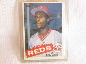 lot 236 image: 1985 Topps Eric Davis Rookie Card...