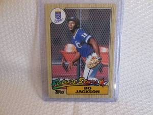 lot 279 image: 1987 Topps Bo Jackson Rookie Card...