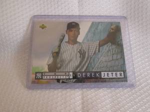 lot 311 image: 1996 Upper Deck Derek Jeter Prospec...