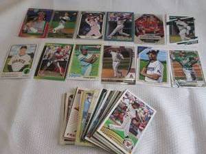 lot 327 image: Assorted Baseball Cards...