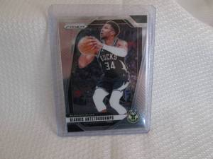 lot 427 image: 2024-25 Prizm Giannis Antetokoumpo ...