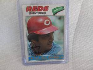 lot 480 image: 1977 Topps Johnny Bench Card...