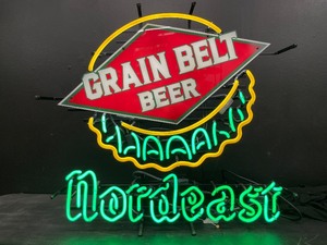 lot 18 image: Grain Belt Nordeast bottlecap neon