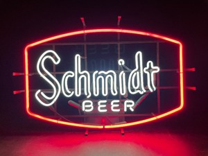 lot 21 image: Schmidt Beer neon sign