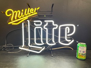 lot 120 image: Miller Lite neon
