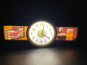 lot 135 image: Miller High Life clock, vintage 1988