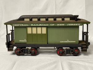 lot 30 image: Jim Beam train cars and tracks - Baggage car