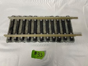 lot 33 image: Jim Beam train cars and tracks -track