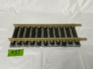 lot 37 image: Jim Beam train cars and tracks -track