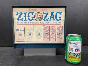 lot 155 image: Zig-Zag Cigarette Papers  Rolling Papers display