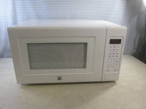 lot 5 image: (EW5) Kenmore Microwave Oven - Work...