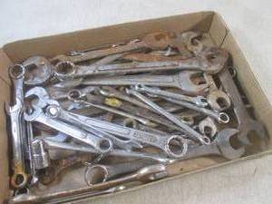 lot 32 image: (BSB) Flat of Assorted Wrenches...
