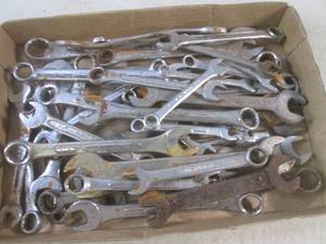 lot 33 image: (BSB) Flat of Assorted Wrenches...