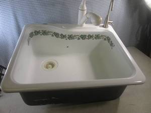 lot 101 image: (RM1) American Standard Kitchen Sin...