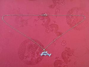 lot 123 image: (CNTR) 925 Silver Dolphin Necklace ...
