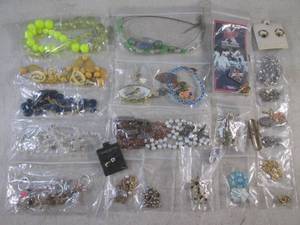 lot 130 image: (BSB) Assorted Fashion Jewelry Etc...